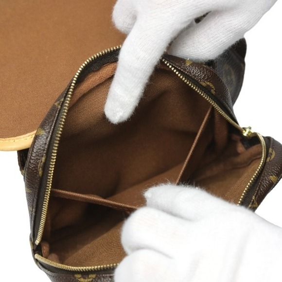 Louis Vuitton Monogram Bosphore Body Bag - Picture 12 of 13